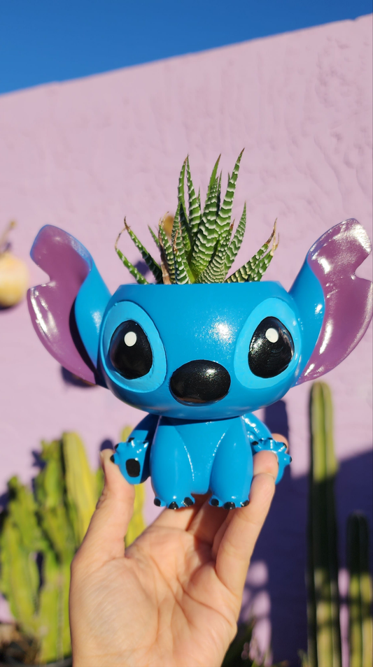 Stich-Sitting  Planter